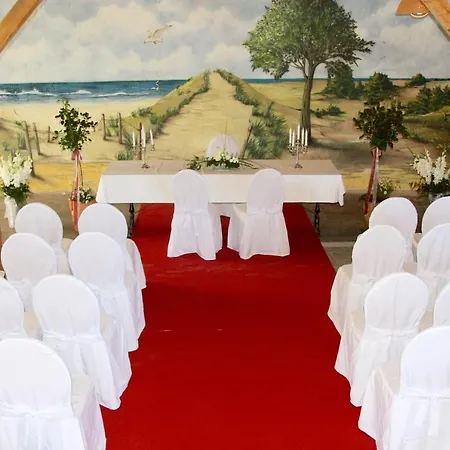 Gaestehaus Landgut Lischow Alojamento de Acomodação e Pequeno-almoço Neuburg (Mecklenburg-Vorpommern)